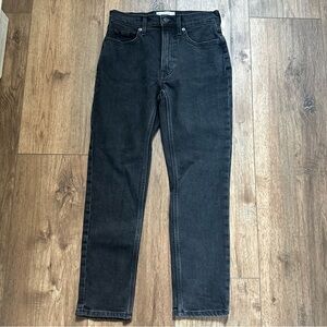 Everlane Women’s The Original Cheeky Jean, Black, Organic Cotton, Size 25 Crop